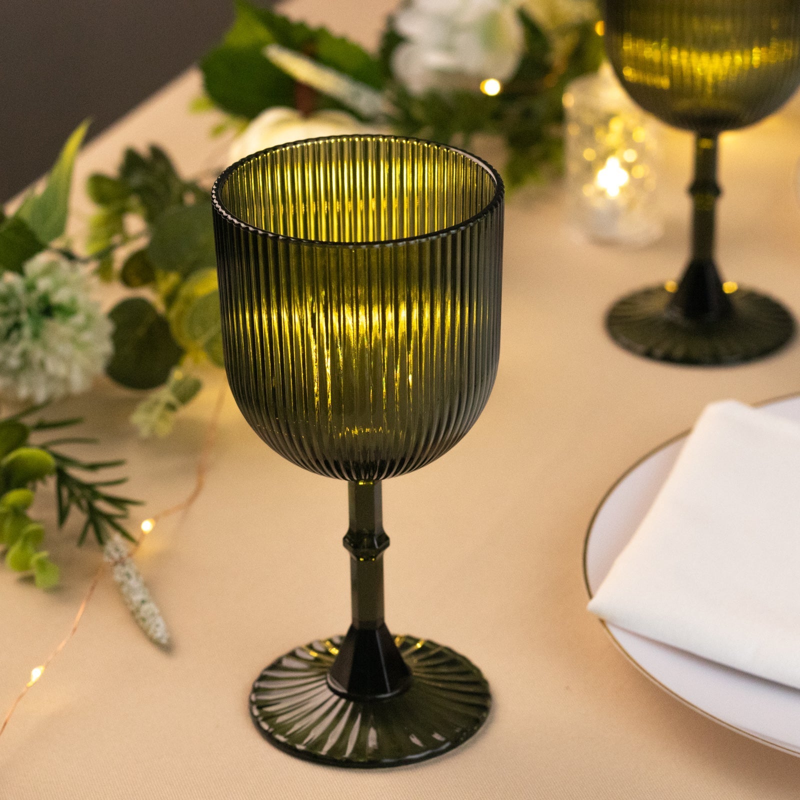12-Pack Hunter Emerald Green Plastic Wine Glasses 9oz, Vintage Ribbed Pattern - Reusable Shatterproof Goblets